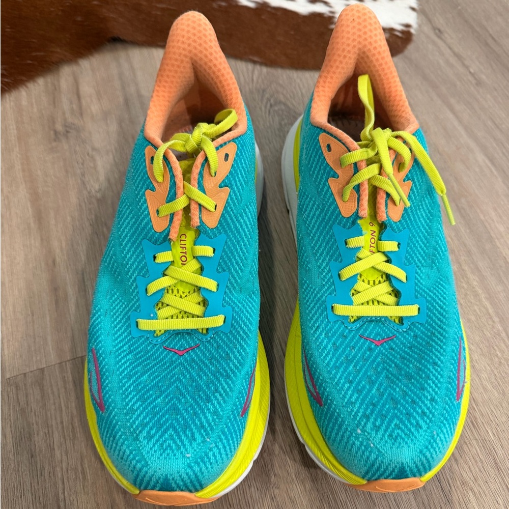 Hoka Clifton 9 shoes